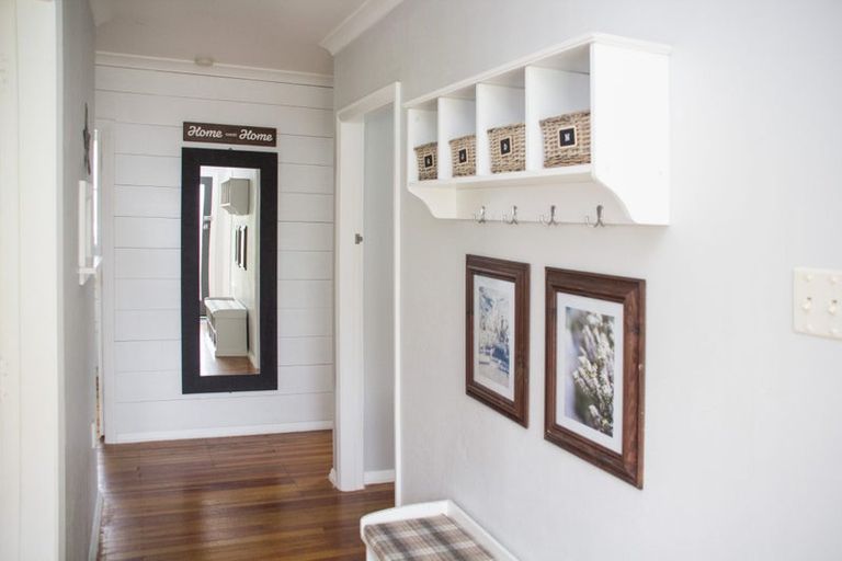 Photo of property in 61 Terou Street, Manaia, 4612