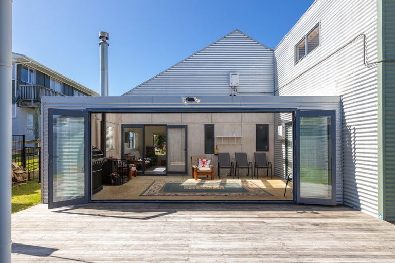 Photo of property in 22 Pinedale Crescent, Riversdale Beach, Masterton, 5872