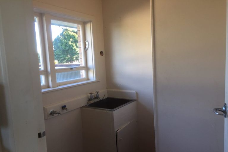 Photo of property in 196 Waimumu Road, Massey, Auckland, 0614