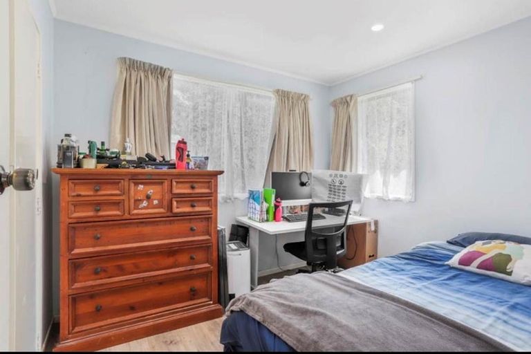 Photo of property in 31 Virgo Place, Glen Eden, Auckland, 0602