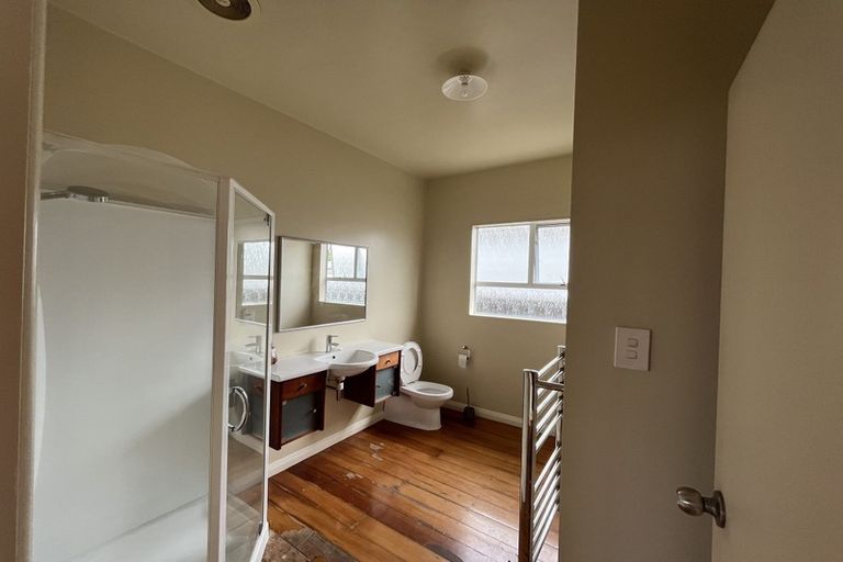 Photo of property in 11 Baldwin Street, Moera, Lower Hutt, 5010