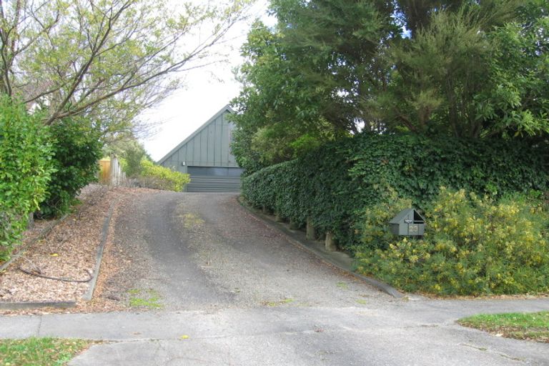 Photo of property in 23 Springdale Grove, Fitzherbert, Palmerston North, 4410