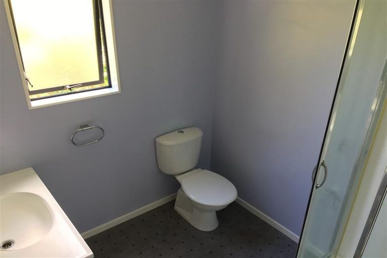 Photo of property in 79 Kemp Road, Massey, Auckland, 0614