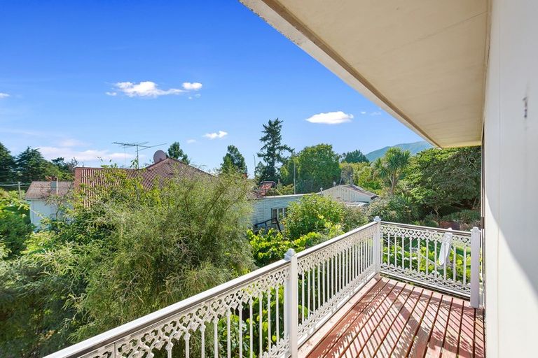 Photo of property in 16 Durham Street, Tapanui, 9522