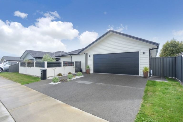 Photo of property in 24 Rakaia Way, Poraiti, Napier, 4112