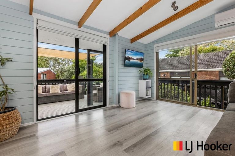 Photo of property in 2/90 Wattle Farm Road, Wattle Downs, Auckland, 2103