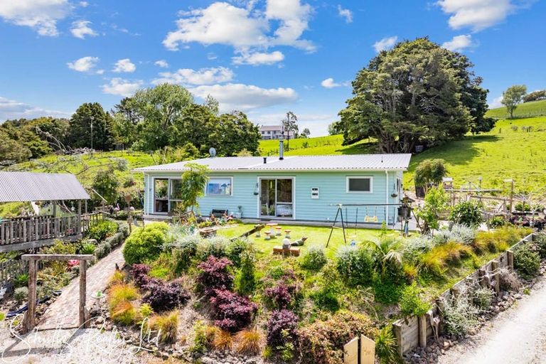 Photo of property in 37 Willow Lane, Maungaturoto, 0588