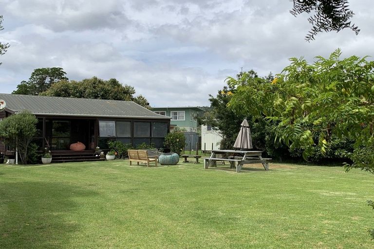 Photo of property in 10 Morrison Road, Matapouri, Whangarei, 0173