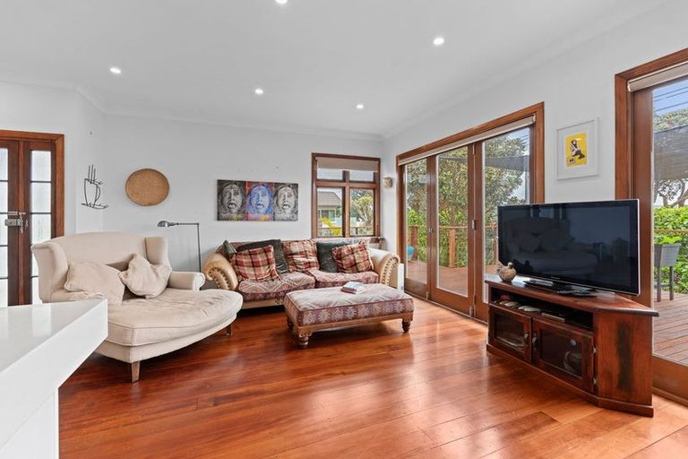 Photo of property in 63 Whiteley Street, Moturoa, New Plymouth, 4310