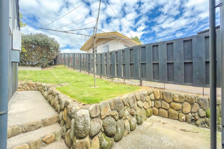 Photo of property in 16 Hillcrest Street, Tirau, 3410