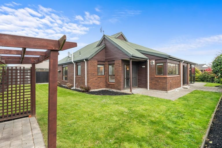 Photo of property in 6 Westgrove Avenue, Avonhead, Christchurch, 8042
