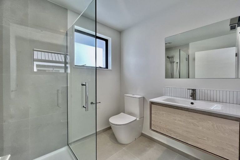 Photo of property in 2/10 Surrey Street, Linwood, Christchurch, 8062