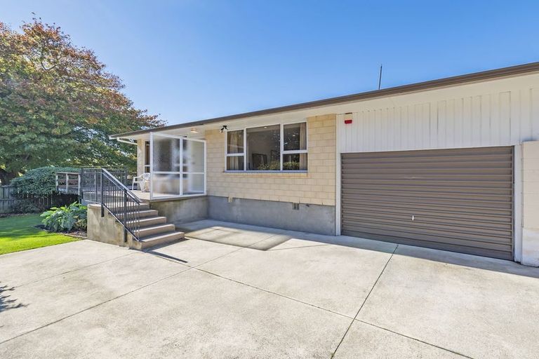 Photo of property in 2/20 Gunns Crescent, Cashmere, Christchurch, 8022
