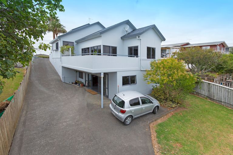 Photo of property in 62 Stanmore Bay Road, Stanmore Bay, Whangaparaoa, 0932