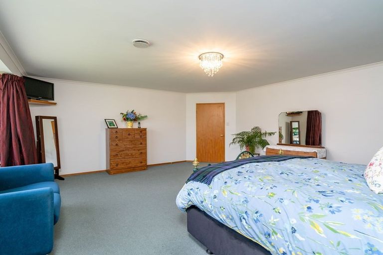 Photo of property in 2 Sunninghurst Drive, Fairfield, Dunedin, 9018