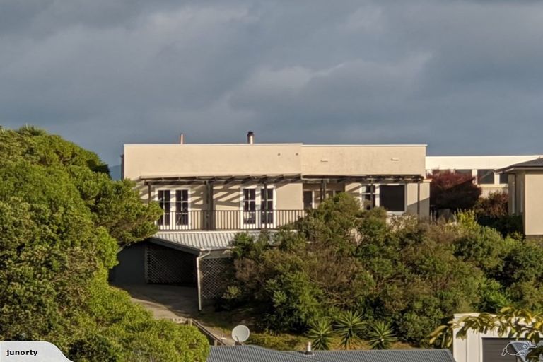 Photo of property in 1c Shalimar Crescent, Khandallah, Wellington, 6035