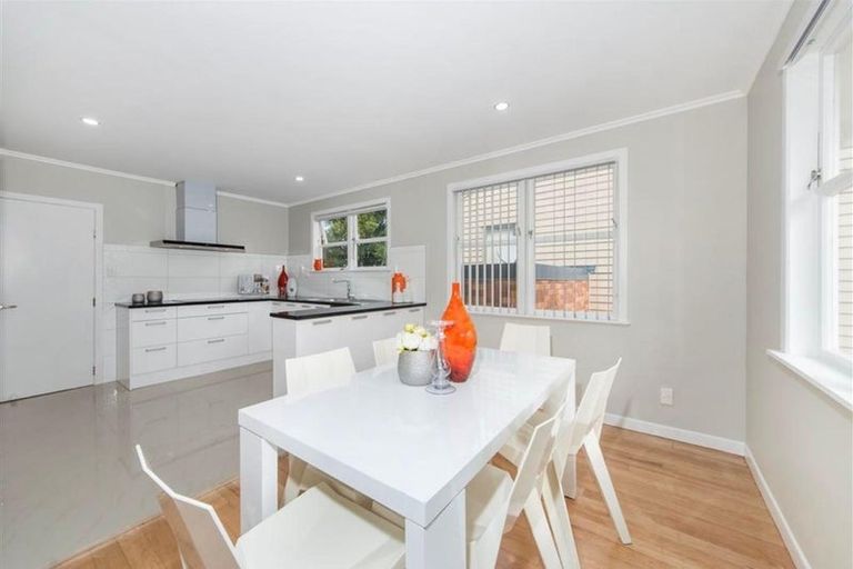 Photo of property in 4 Kelkirk Street, Kelston, Auckland, 0602