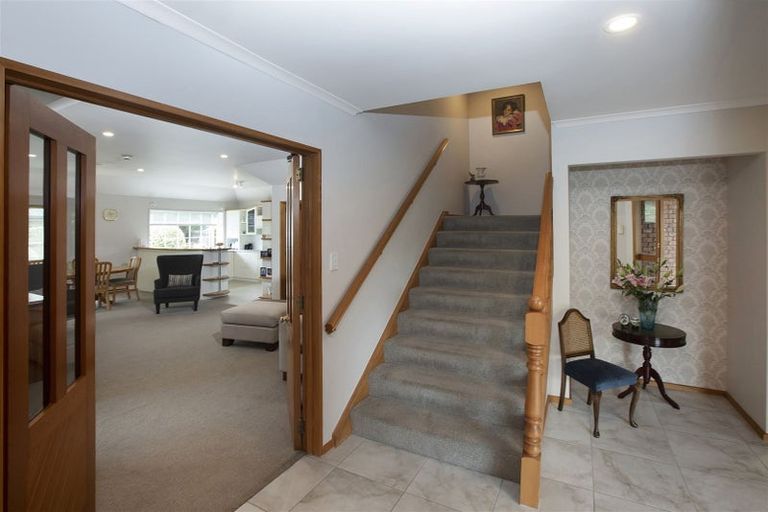 Photo of property in 10 Tavistock Place, Russley, Christchurch, 8042
