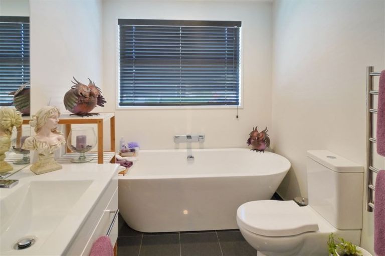 Photo of property in 1 Blackadder Road, Pegasus, 7612