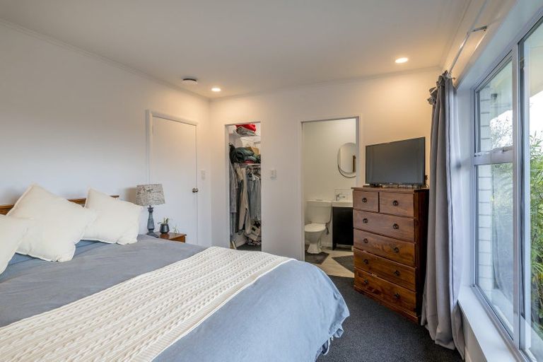 Photo of property in 17 Ruru Street, Waikanae, 5036