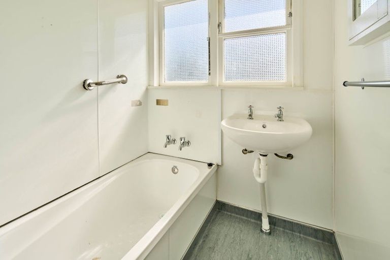 Photo of property in 3-5 York Place, Cannons Creek, Porirua, 5024