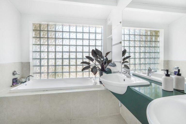 Photo of property in 154 Totara Drive, Pukete, Hamilton, 3200