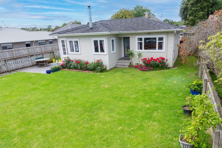 Photo of property in 1 Carr Street, Tuakau, 2121