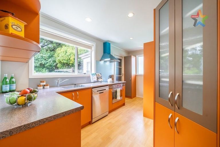 Photo of property in 5 Amberley Grove, Hutt Central, Lower Hutt, 5010