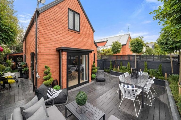 Photo of property in 2/19 Kilmarnock Street, Riccarton, Christchurch, 8011