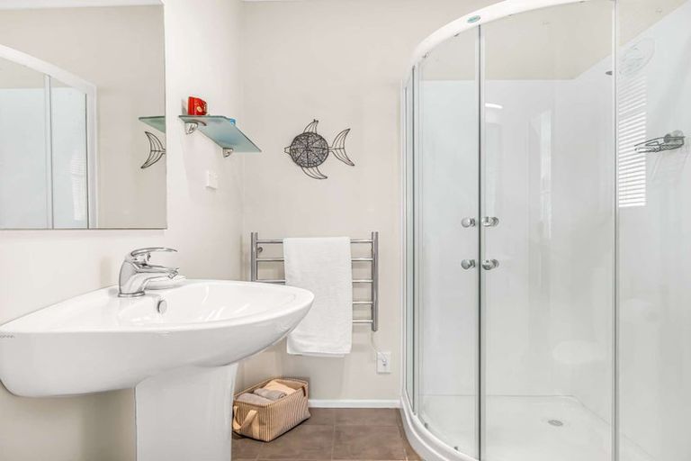 Photo of property in 33 James Mcleod Road, Shelly Beach, South Head, 0874