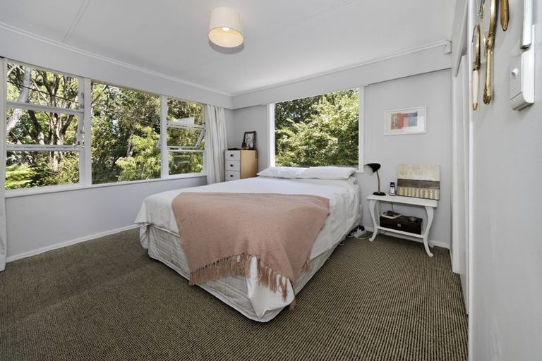 Photo of property in 2/2 Avonleigh Road, Green Bay, Auckland, 0604