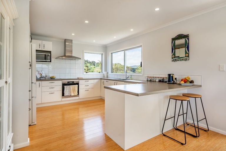 Photo of property in 12 The Track, Plimmerton, Porirua, 5026