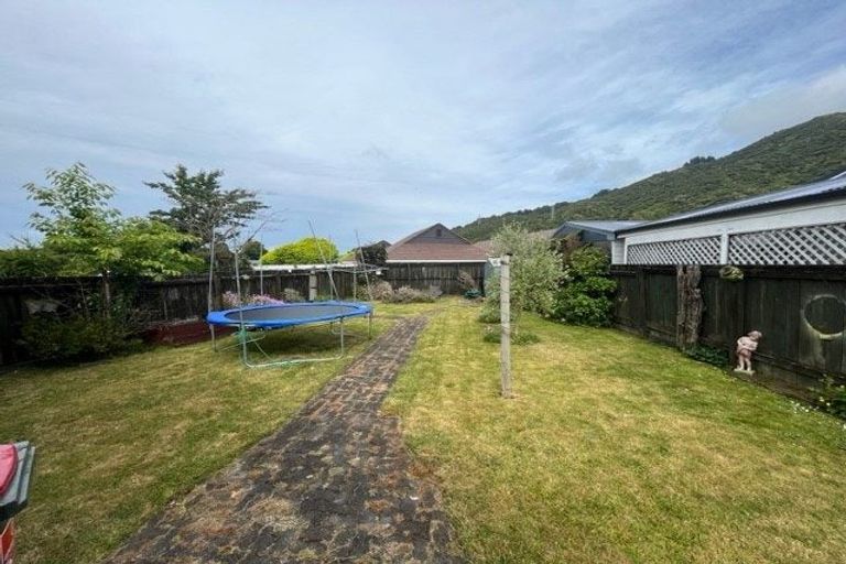 Photo of property in 1/21 Denver Grove, Totara Park, Upper Hutt, 5018