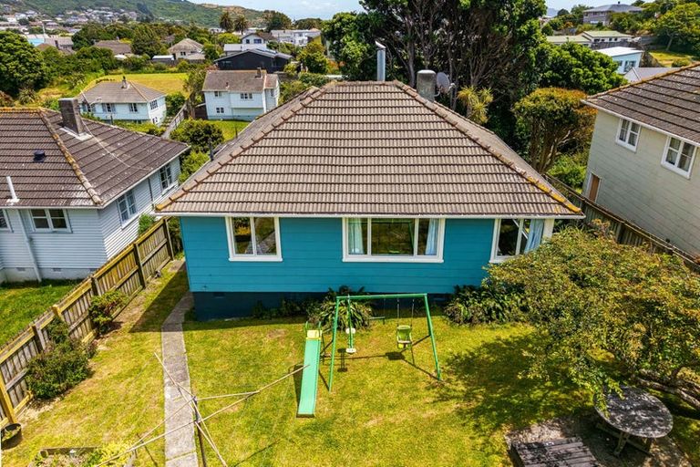 Photo of property in 50 Dimock Street, Titahi Bay, Porirua, 5022