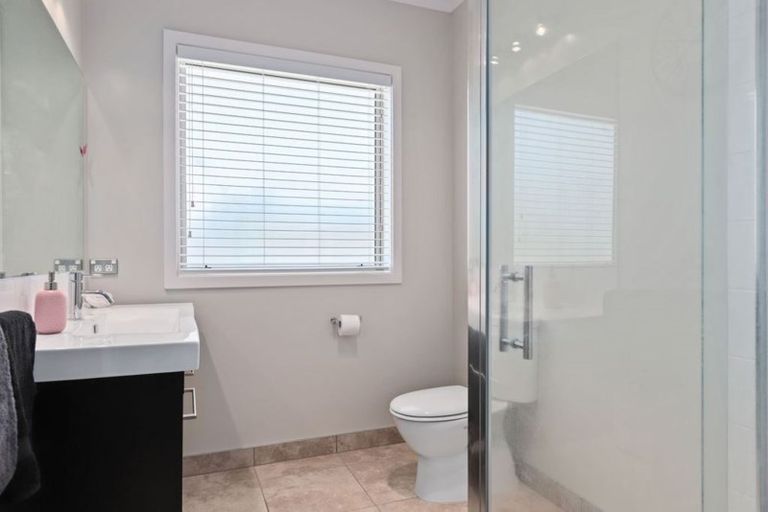 Photo of property in 92 Farringdon Avenue, Rototuna North, Hamilton, 3210