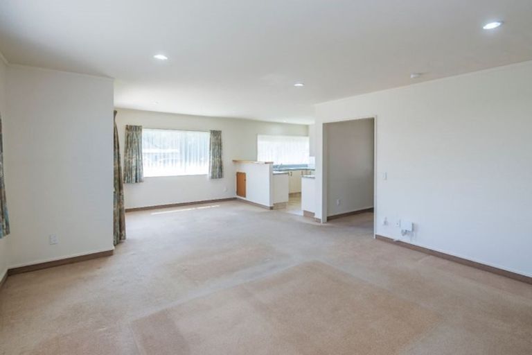 Photo of property in 18 Tararua Street, Paraparaumu, 5032