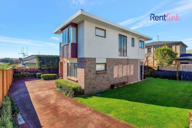 Photo of property in 20 Seaview Road, Otumoetai, Tauranga, 3110