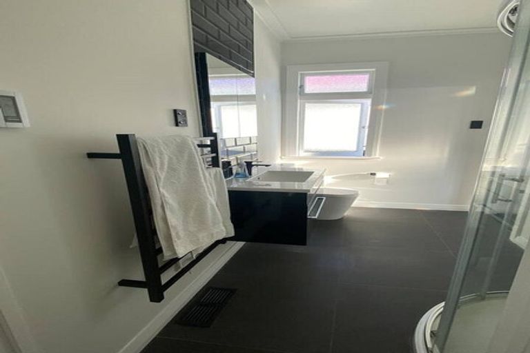 Photo of property in 10 Plunket Avenue, Petone, Lower Hutt, 5012