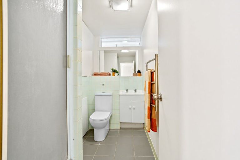 Photo of property in 24/73 Princes Street, Northcote Point, Auckland, 0627