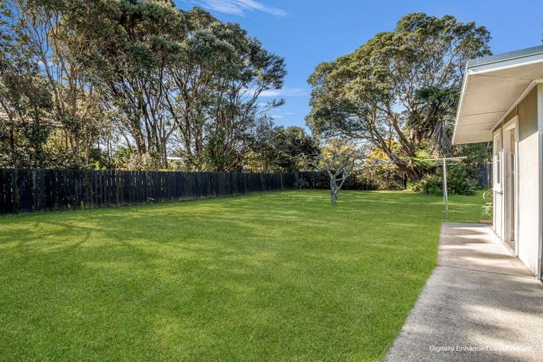 Photo of property in 33 James Mcleod Road, Shelly Beach, South Head, 0874