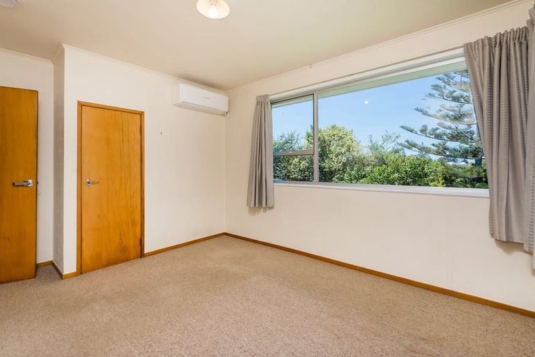 Photo of property in 1/285 Sunset Road, Sunnynook, Auckland, 0632