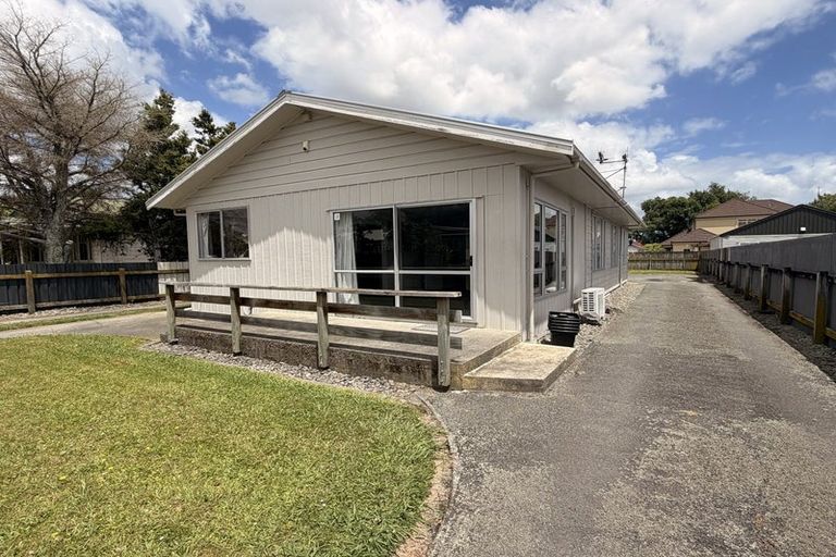Photo of property in 8 Marne Street, Hokowhitu, Palmerston North, 4410
