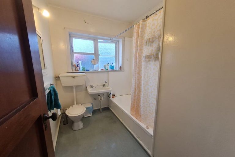 Photo of property in 17 Paeroa Street, Riccarton, Christchurch, 8041