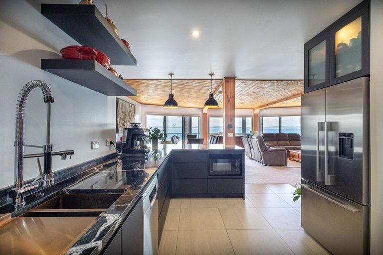 Photo of property in Signal Stn Road, Pouto, Te Kopuru, 0391