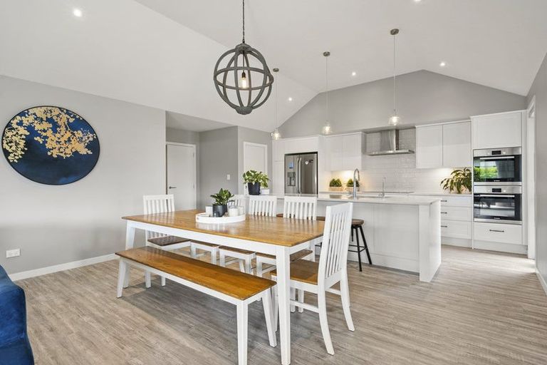 Photo of property in 131 Saint Kilda Road, Cambridge, 3434