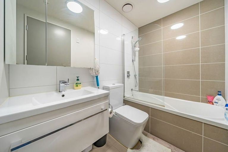 Photo of property in Masina Apartments, 108/80 Riddiford Street, Newtown, Wellington, 6021