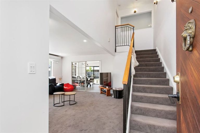 Photo of property in 18 Kotare Street, Fendalton, Christchurch, 8041