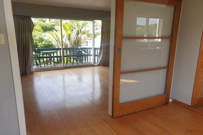 Photo of property in 5 Waverley Avenue, Glenfield, Auckland, 0629
