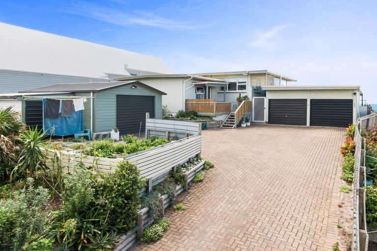 Photo of property in 225a Pukehina Parade, Pukehina, 3189