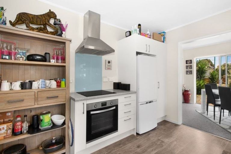 Photo of property in 5 Sunlands Drive, Manurewa, Auckland, 2102